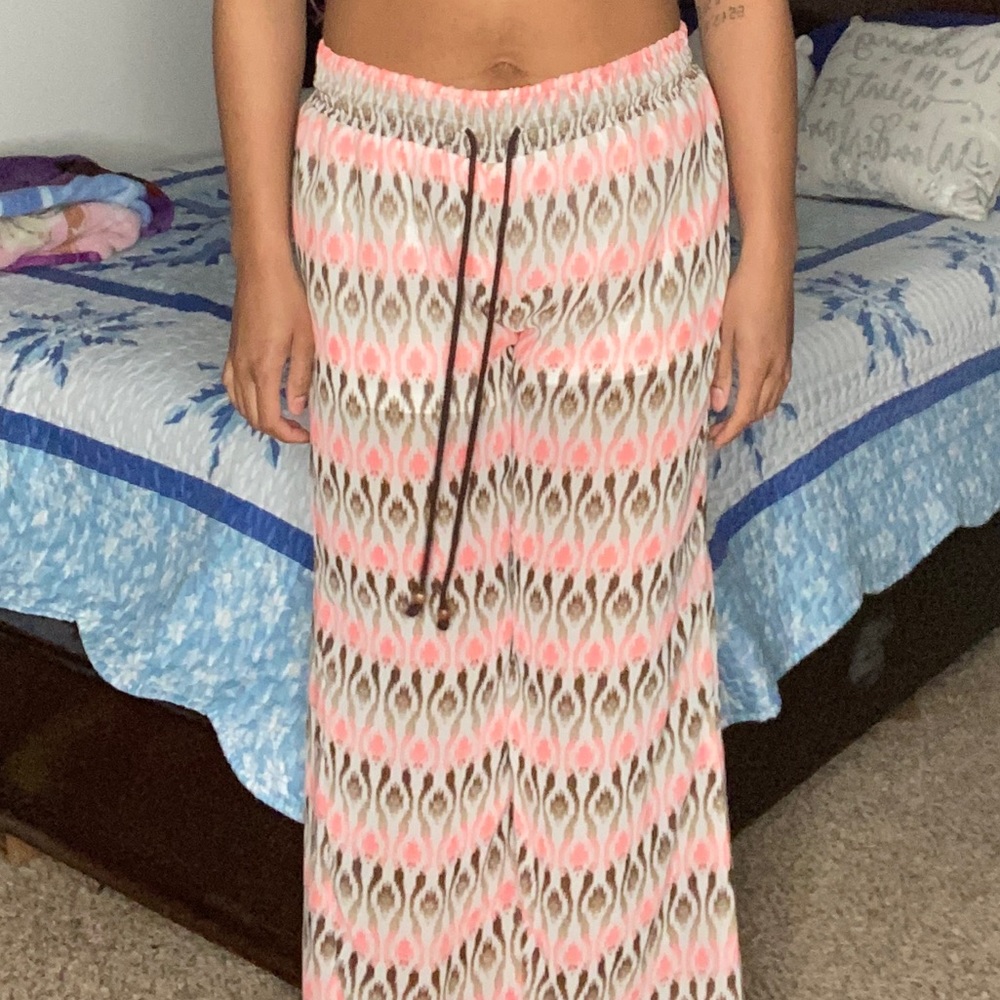 HEARTSOUL wide leg pants. Sewn in shorts. Comfy to wear.